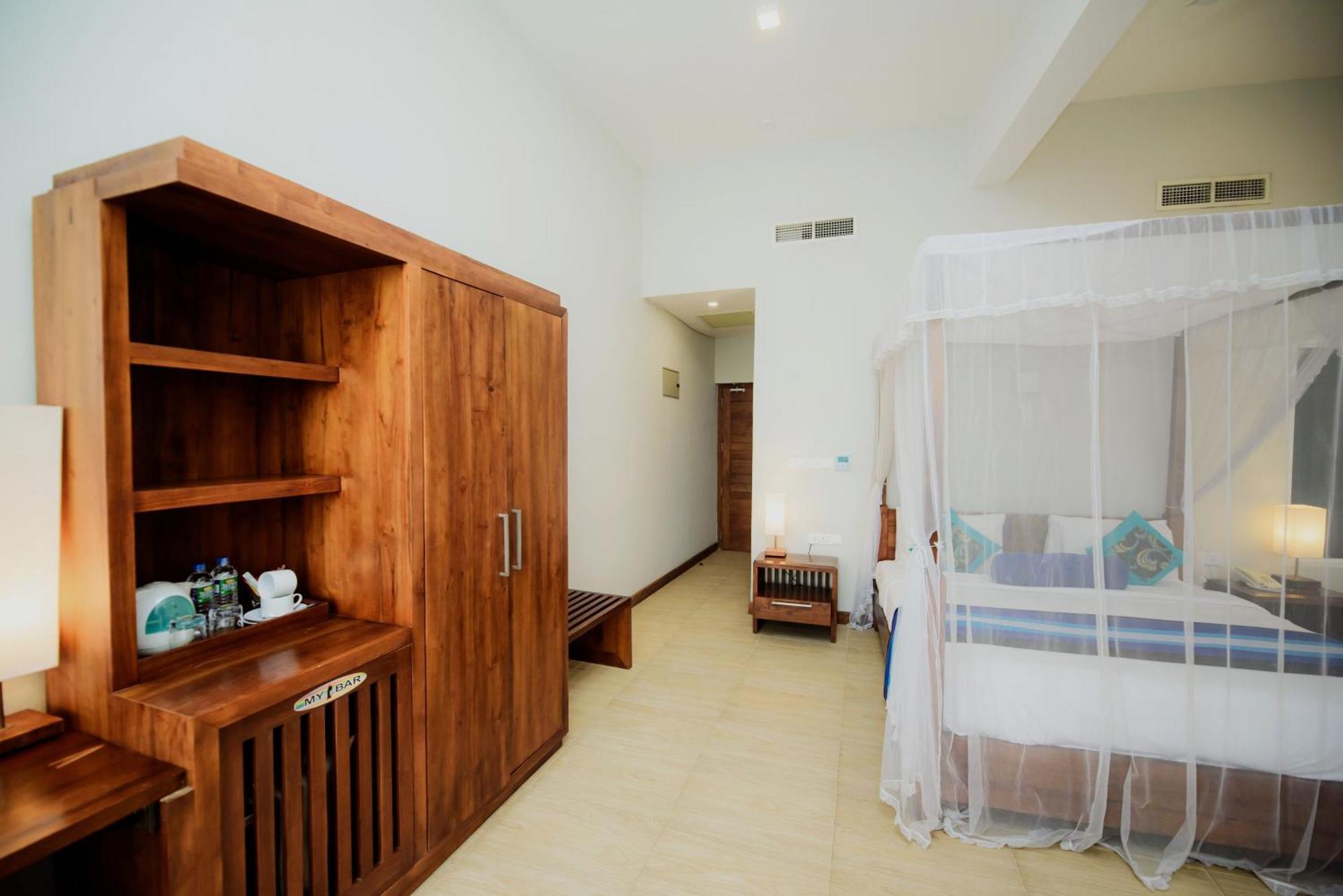 Hotel Refresh Blue Hikkaduwa Dış mekan fotoğraf