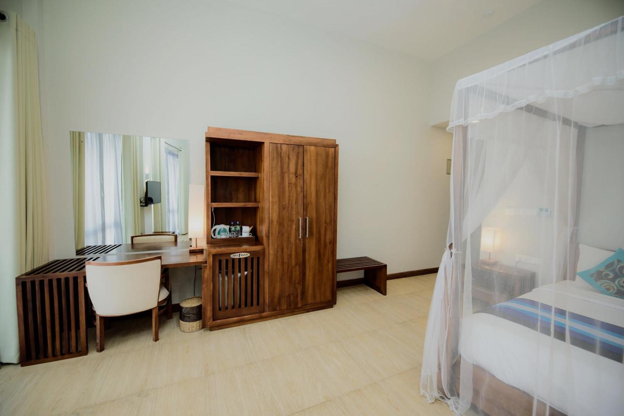 Hotel Refresh Blue Hikkaduwa Dış mekan fotoğraf