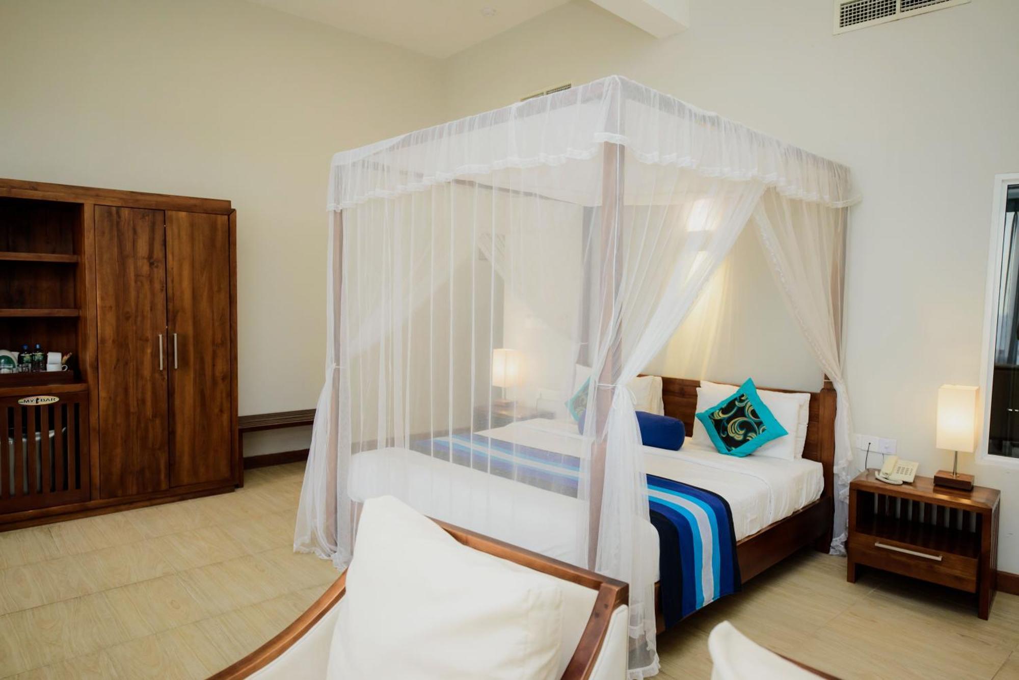 Hotel Refresh Blue Hikkaduwa Dış mekan fotoğraf